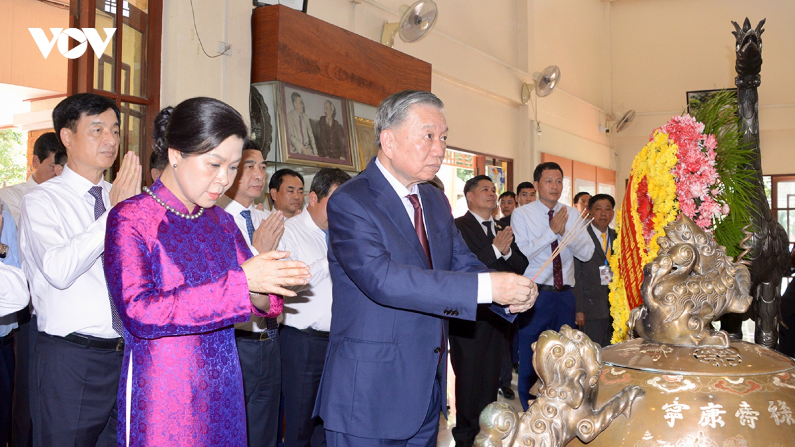 Top leader To Lam pays tribute to President Ho Chi Minh in Thailand